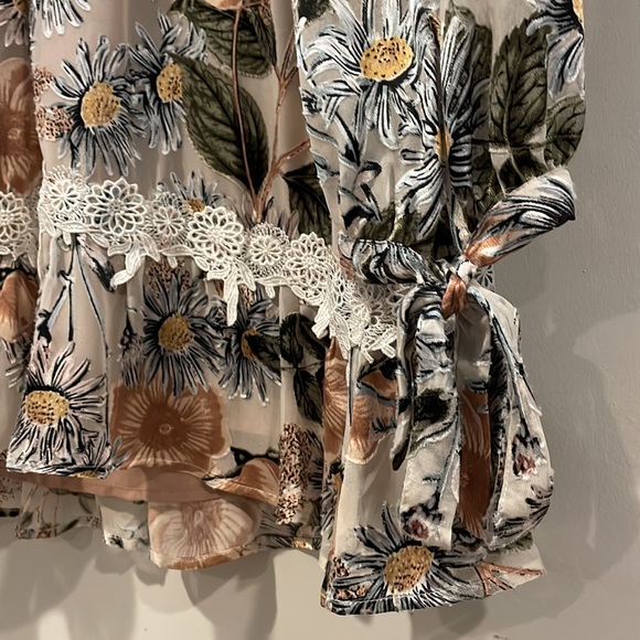 FOR LOVE & LEMONS FLORAL DRESS - Picture 6 of 10